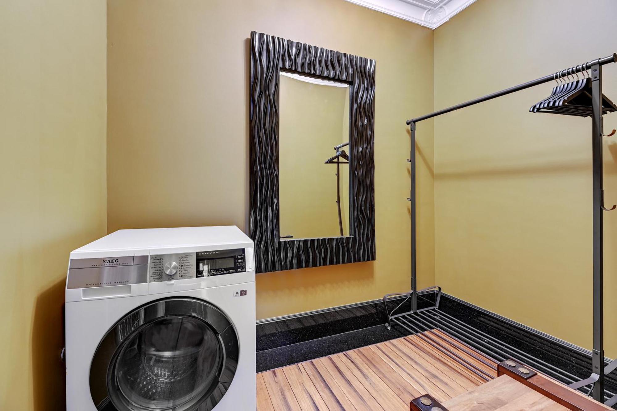 Waterlane Riverside Spa, Pool & Gym By Downtown Apartments Gdansk Room photo