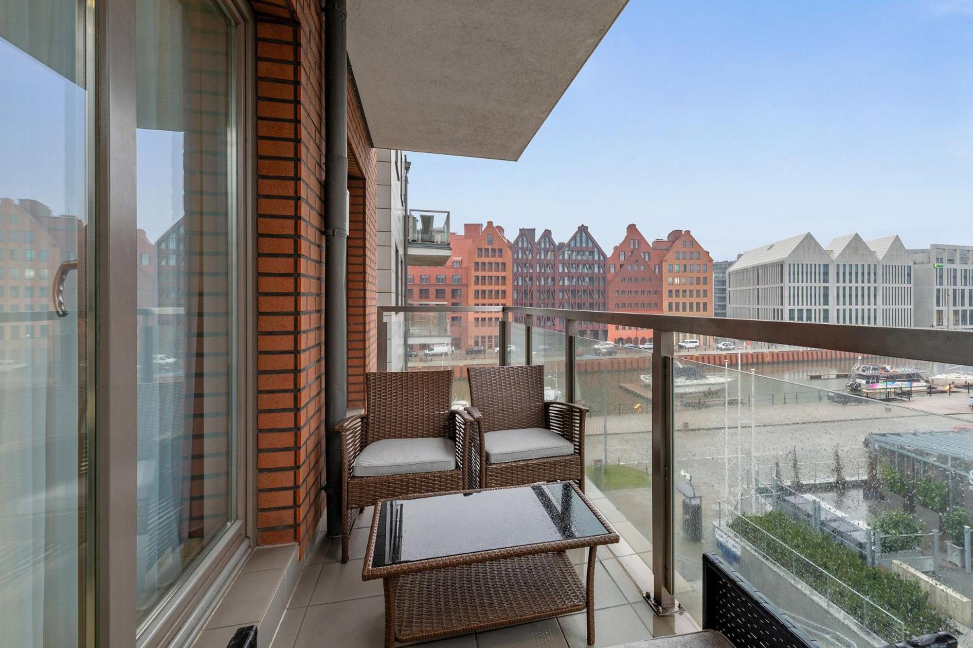 Waterlane Riverside Spa, Pool & Gym By Downtown Apartments Gdansk Room photo
